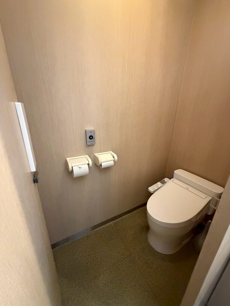 2階トイレ（男女共用）